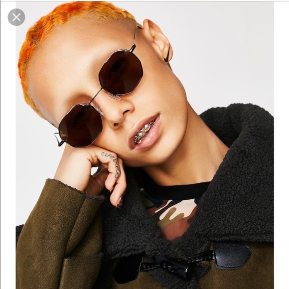 DOLLSKILL Sunnies - Picture 1 of 2